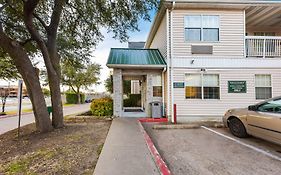 Hometowne Studios By Red Roof Dallas - North Addison - Tollway